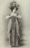 A_actriz_Adelina_Abranches_no_ultimo_acto_da_revista_A_Procura_do_Badalo_Arquivo_Municipal_de_Lisboa_-_Arquivo_Fotografico